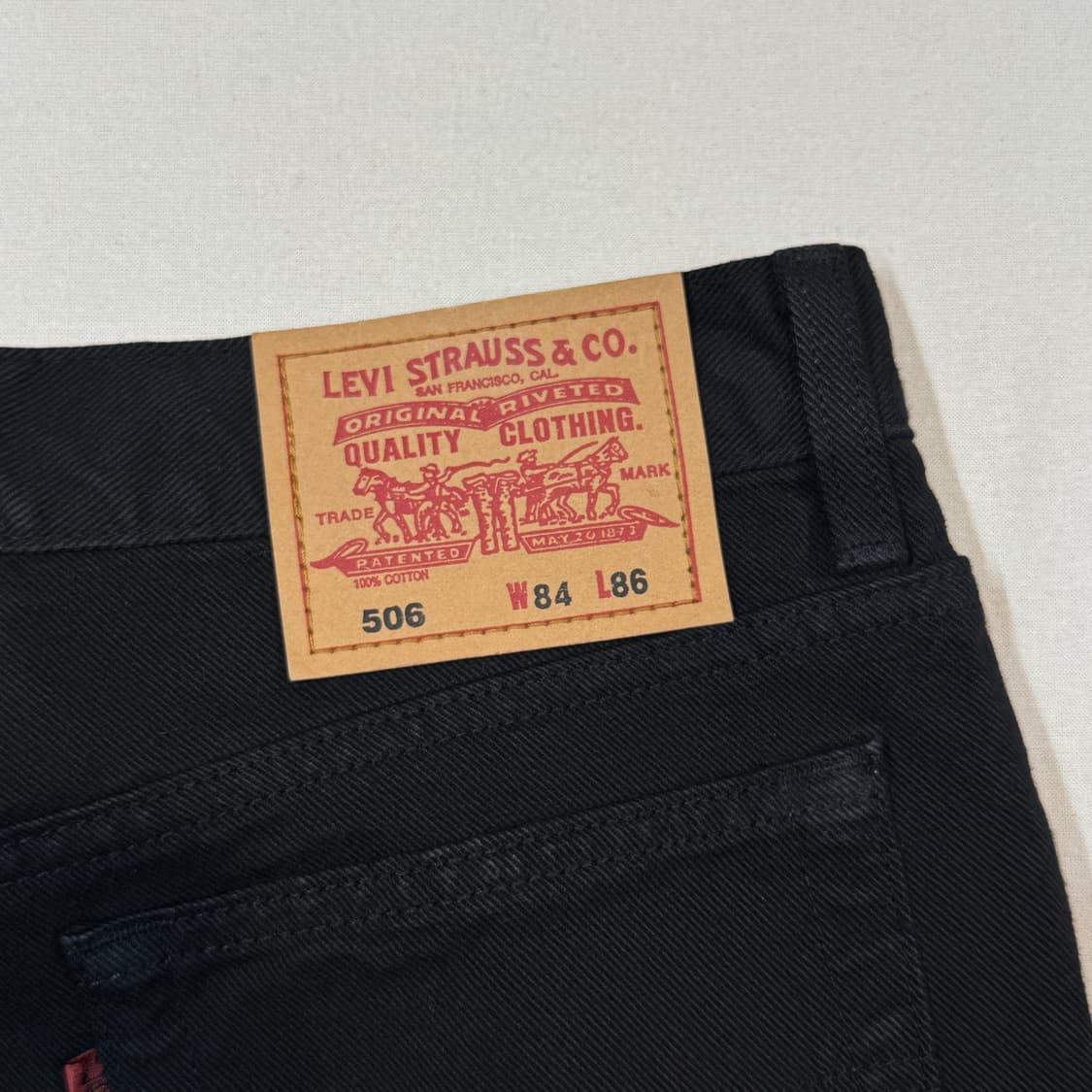 32inch) 리바이스 506 스트레이트 블랙 데님 팬츠 상품이미지3