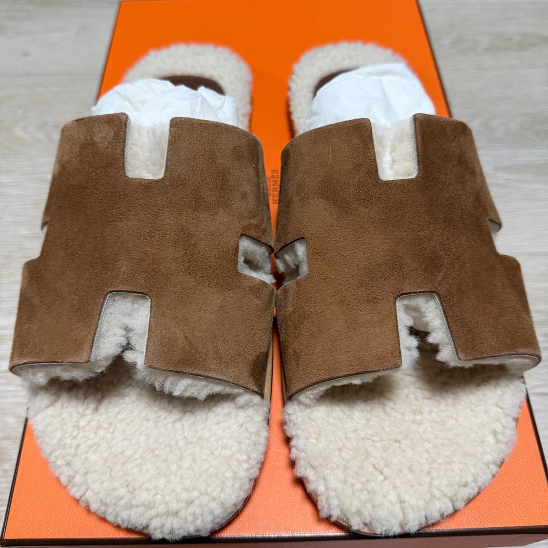 [S+급/42] 에르메스 이즈미르 시어링 샌들 스웨이드 슬리퍼 상품이미지6