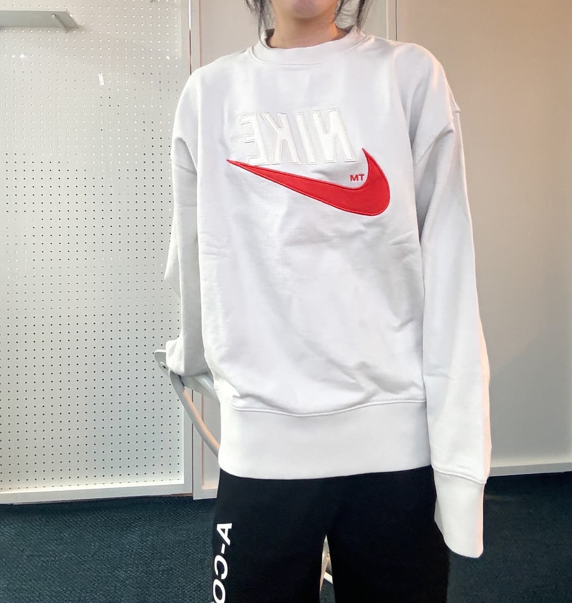 (정품/새상품) NIKE 나이키 공용 트랜디 클래식 크루 맨투맨 상품이미지5