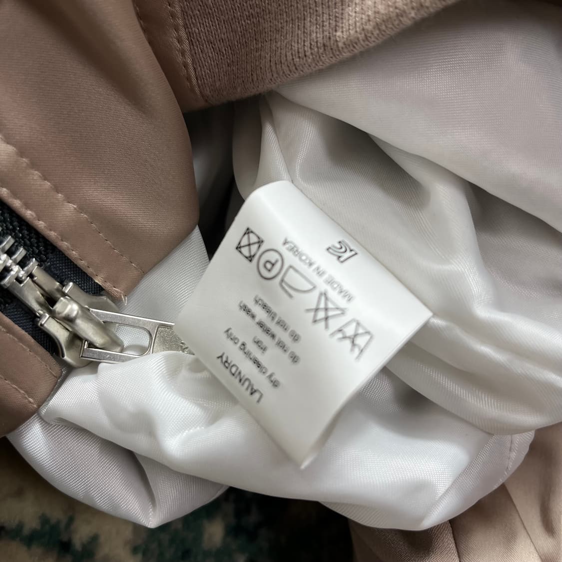 Haleine 알렌느 사틴 바시티 3D 봄버 자켓(1) 상품이미지3