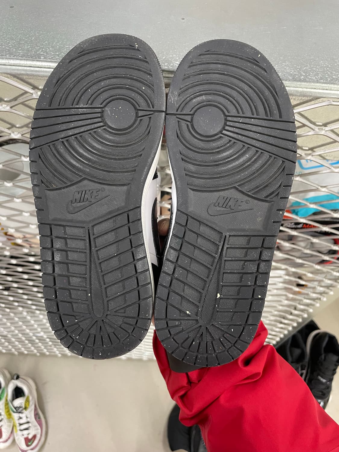 나이키 조던 1 로우 블랙 앤 화이트 240 상품이미지6