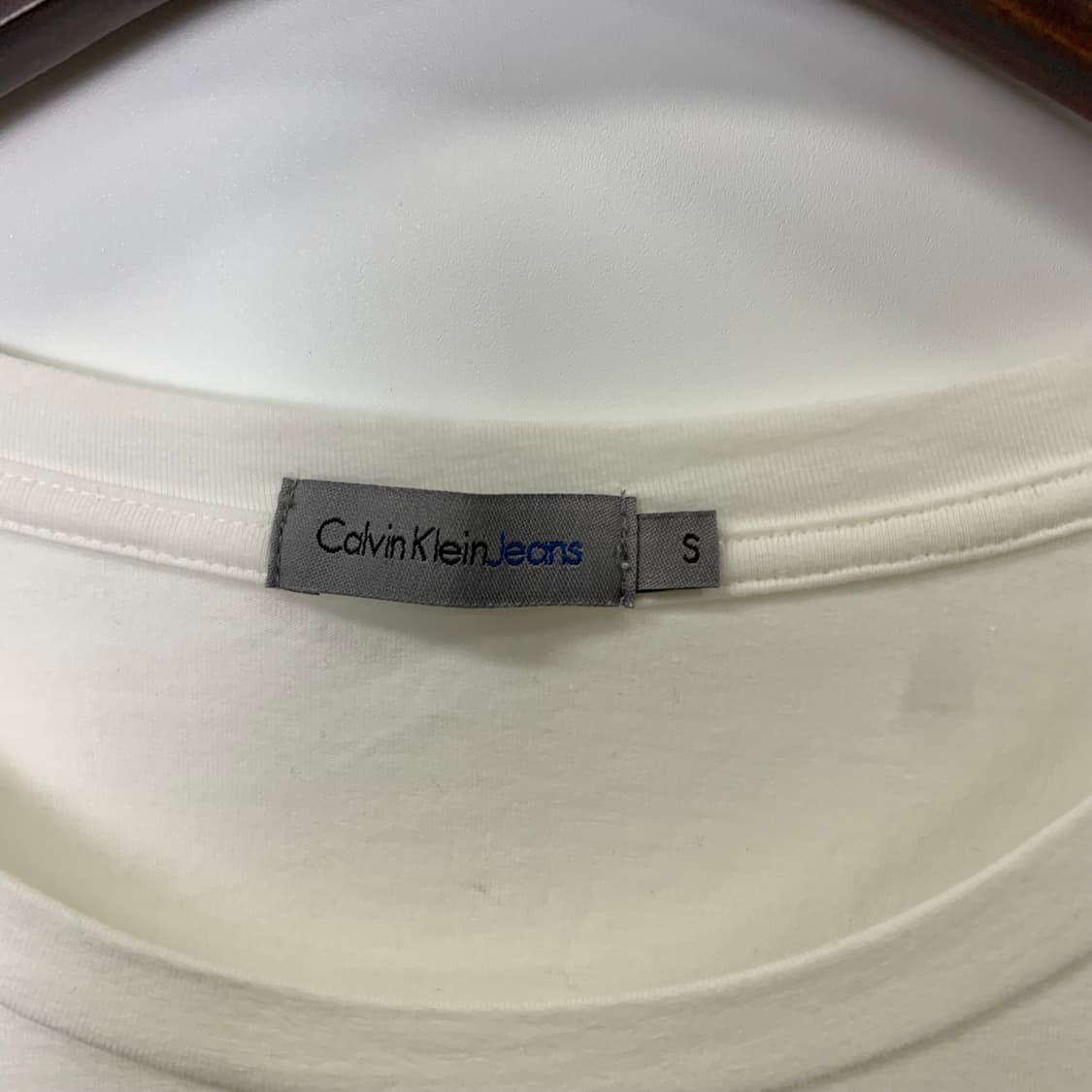 캘빈클라인 스펠아웃 화이트 롱 슬리브 상품이미지5