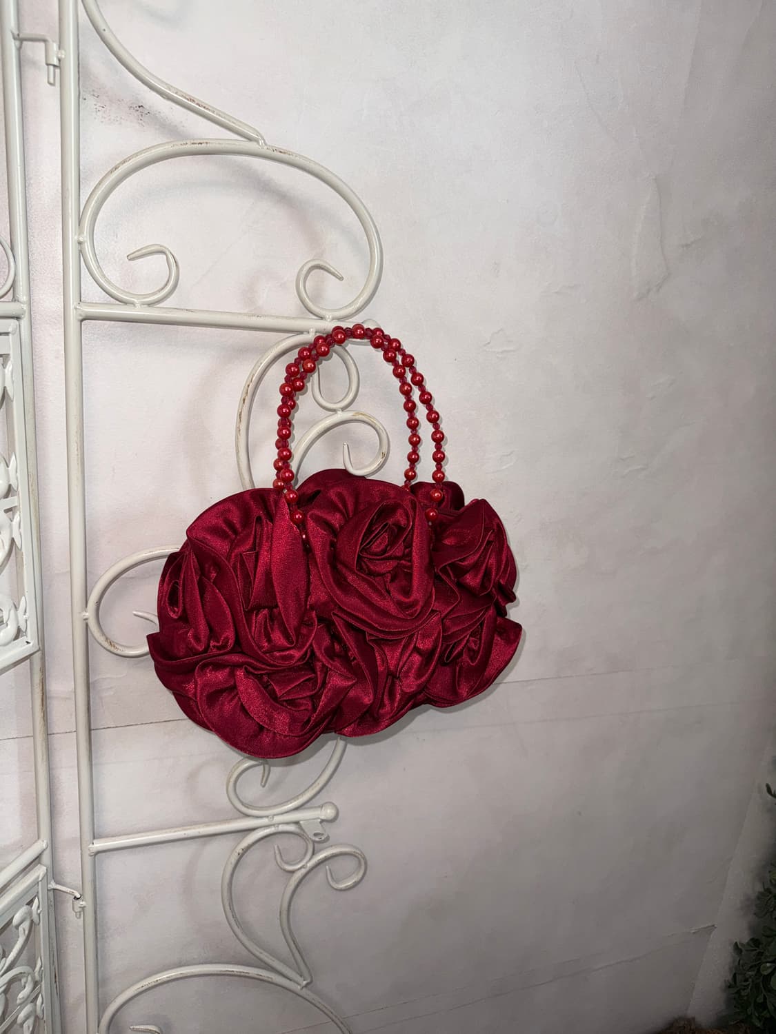 Burgundy satin rose pearl hand bag 상품이미지3