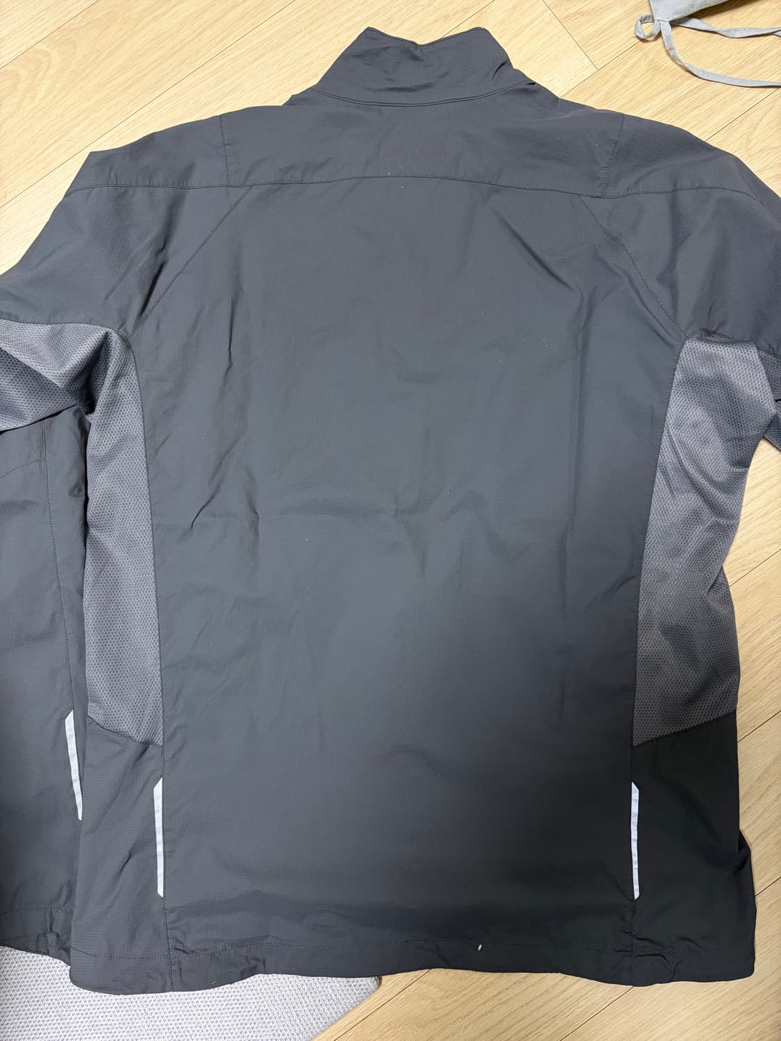 아크테릭스 스쿼미시 바람막이 95-100 최종가 상품이미지4