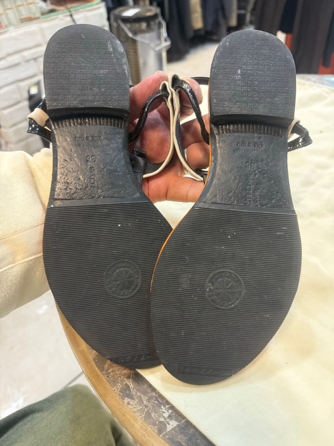 36/230-235 정품 보테카베네타 샌들 팝니다 상품이미지4