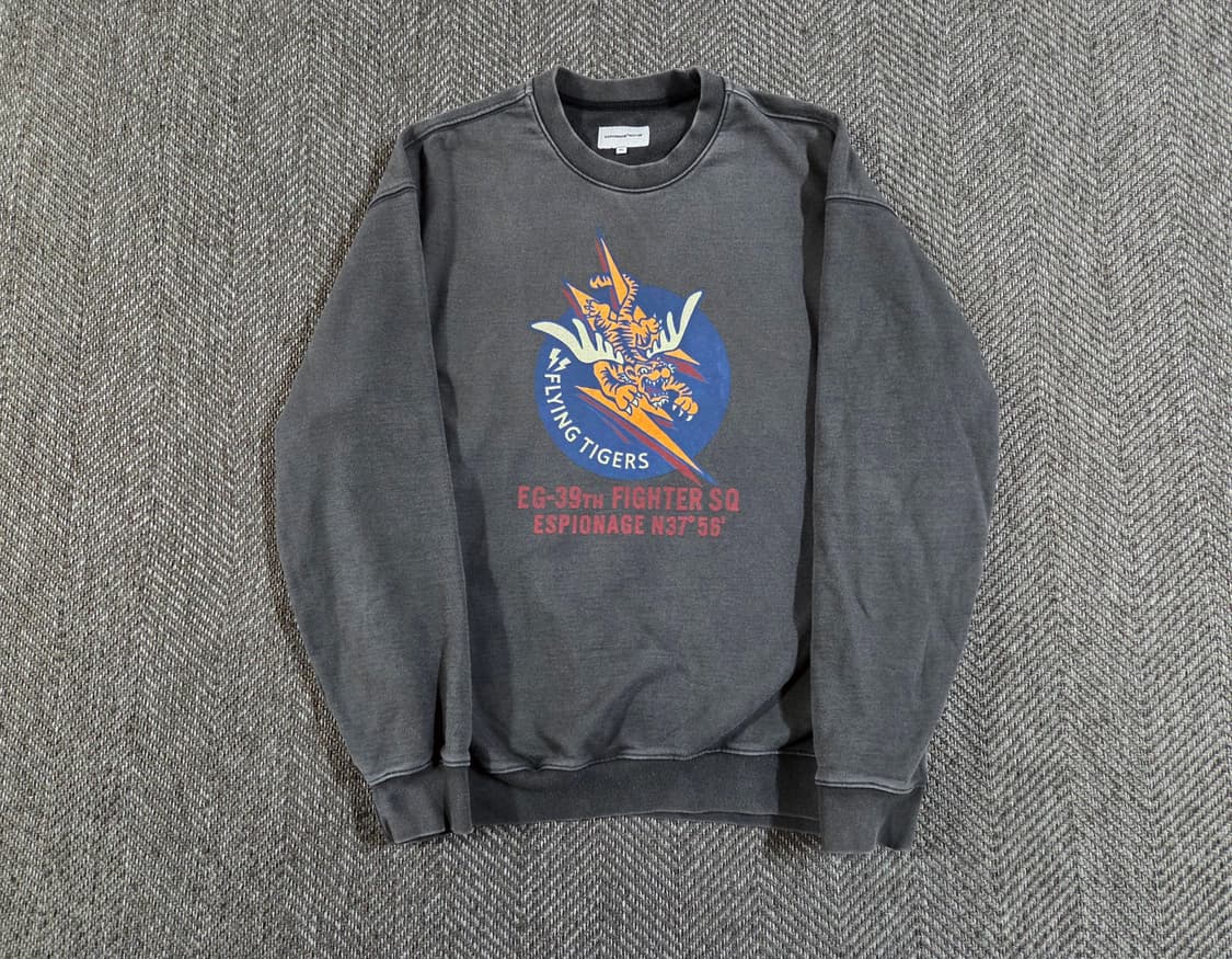 에스피오나지 플라잉 타이거 피그먼트 맨투맨 상품이미지1