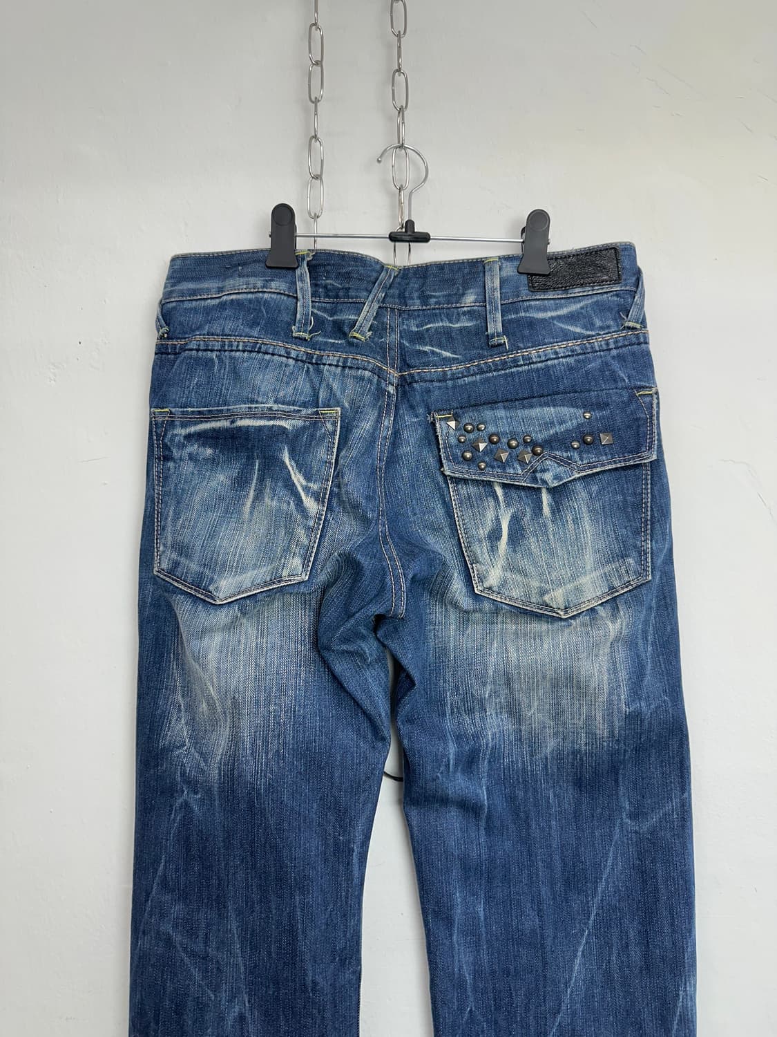 Studded Distressed Denim Jeans 상품이미지7