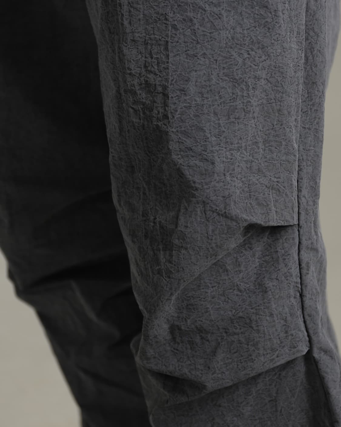 여운코리아 파라슈트 나일론 팬츠 (차콜) 상품이미지3