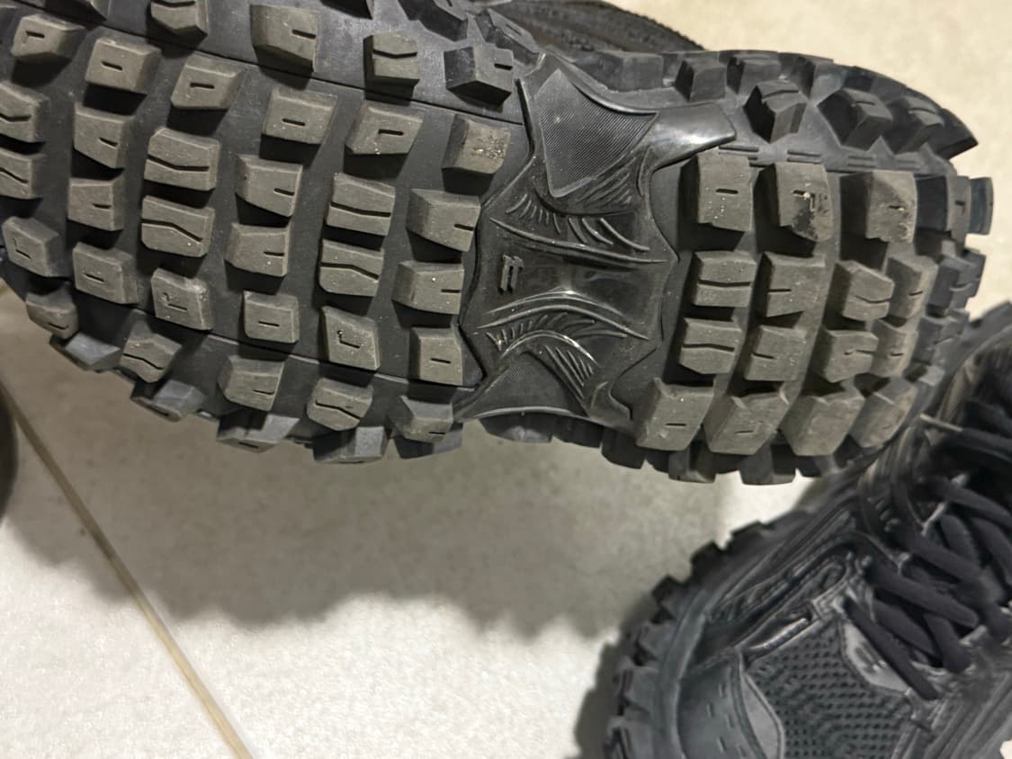 발렌시아가 디펜더 38 블랙 상품이미지5