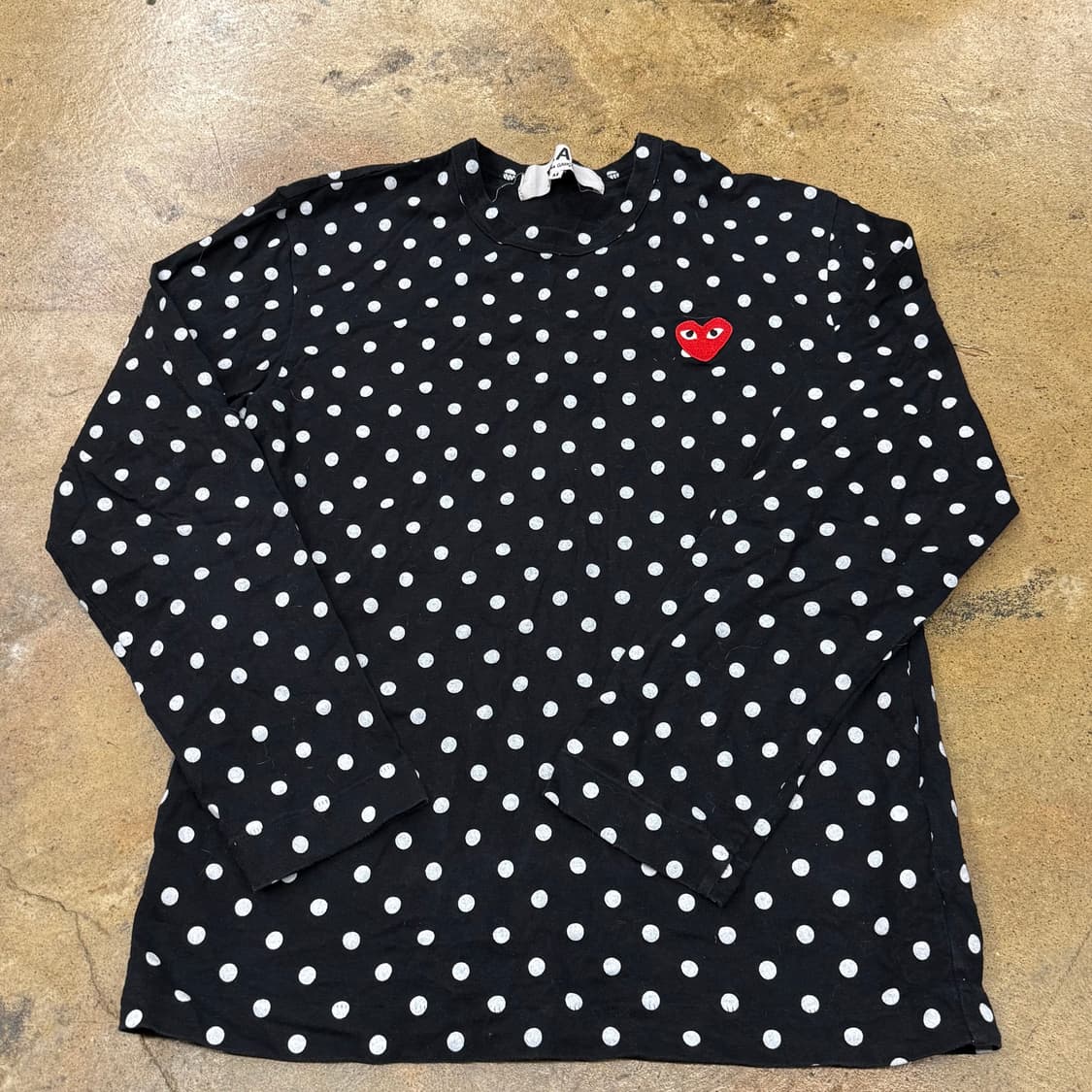 꼼데가르송 도트 블랙 레드 와펜 롱슬리브 긴팔티 상품이미지2
