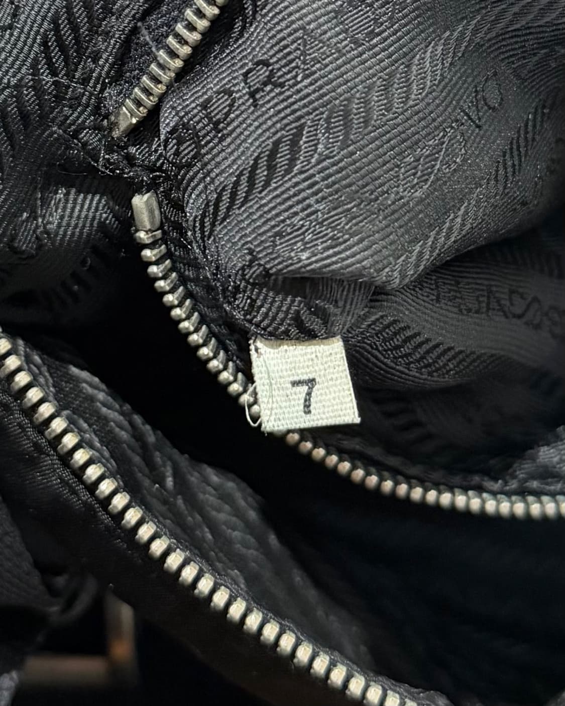 프라다 블랙 테수토 리나일론 숄더백 상품이미지9