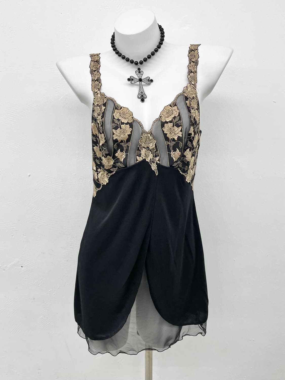 블랙 로즈 자수 슬립 상품이미지1