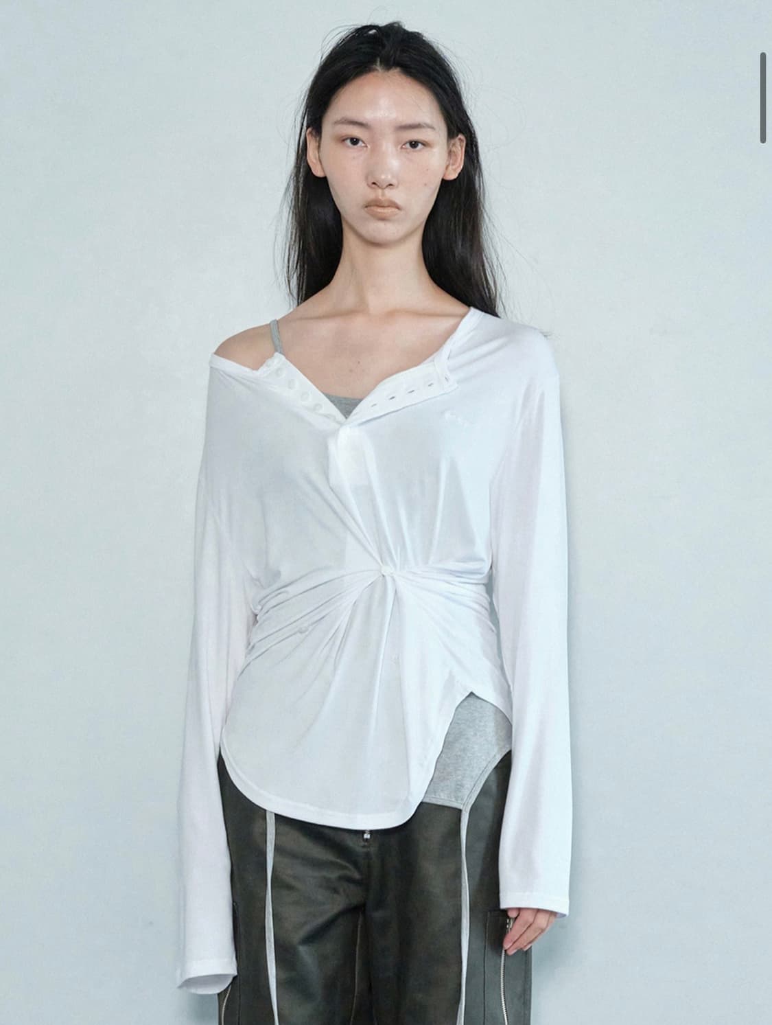 세릭 Button Henley Neck Top _ White 상품이미지1