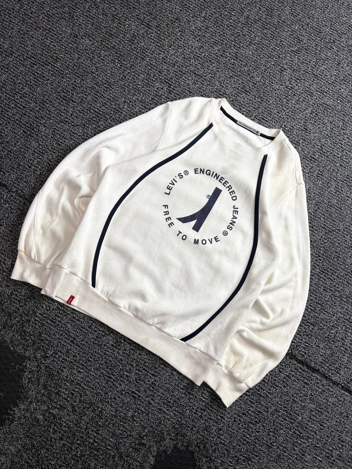 리바이스 엔지니어드진 빅로고 크루넥 스웻 셔츠 3692 상품이미지1