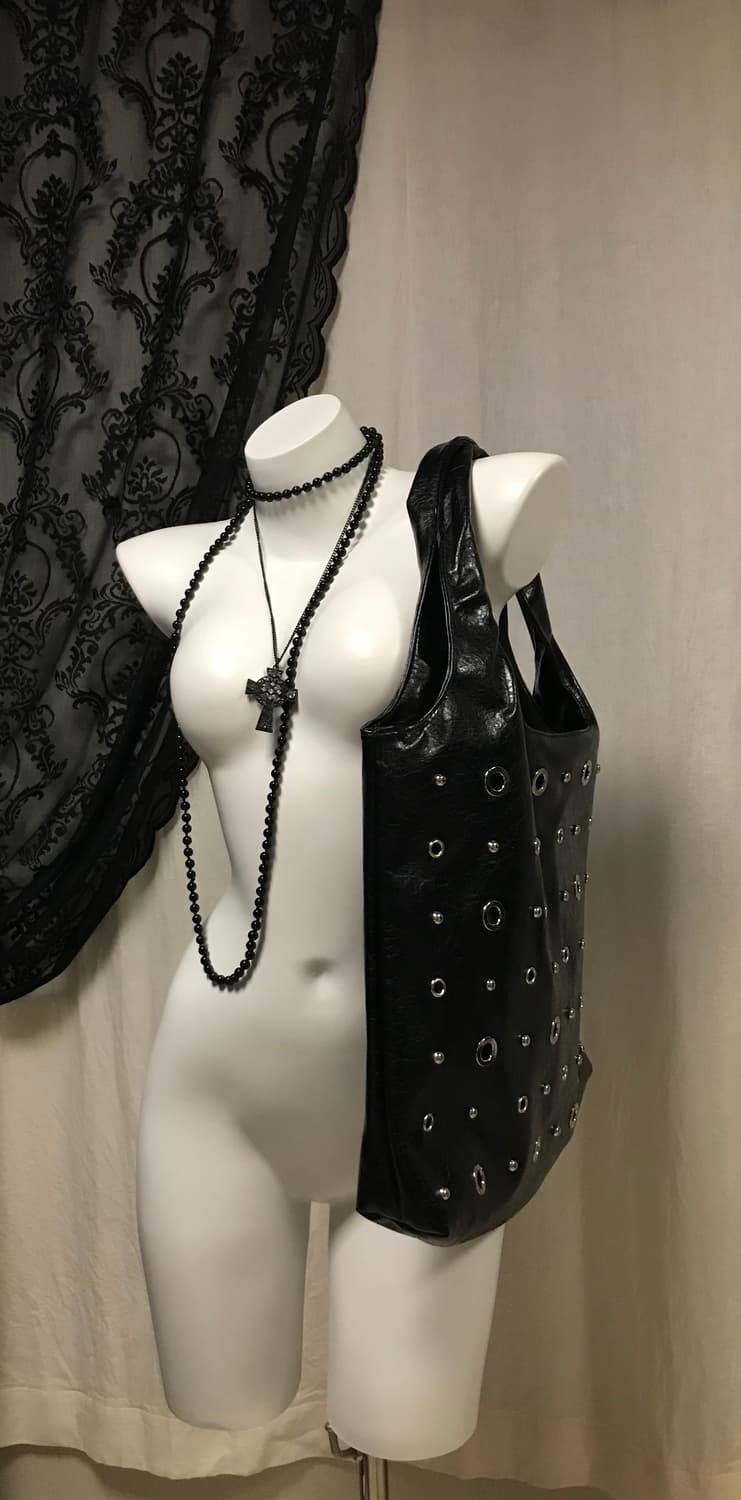 아일렛 스터드 펀칭 빅 레더 숄더백 쇼퍼백 보부상백 블랙 상품이미지6
