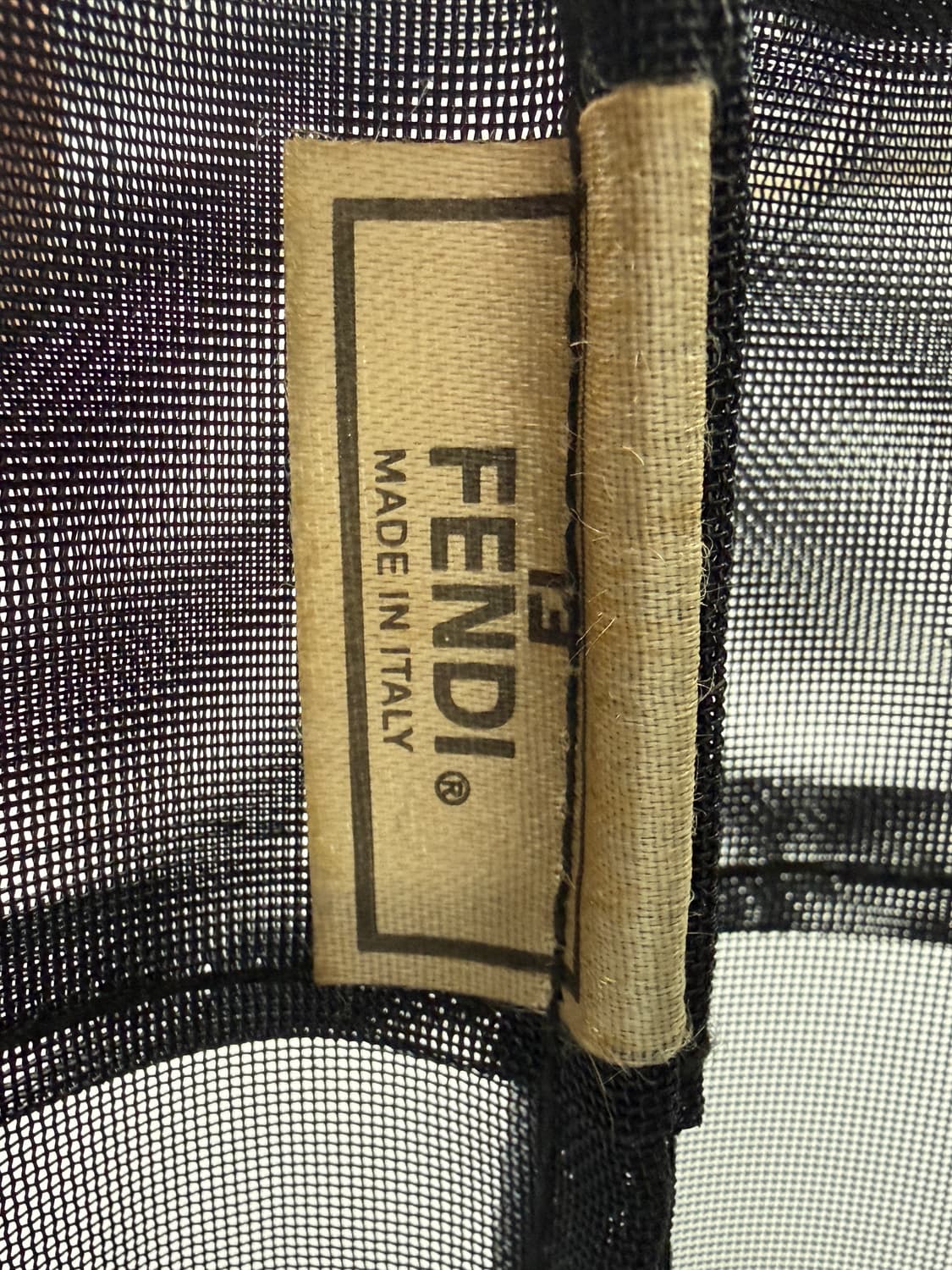 펜디 FF 로고 플라크 나일론 메쉬 토트백 상품이미지7