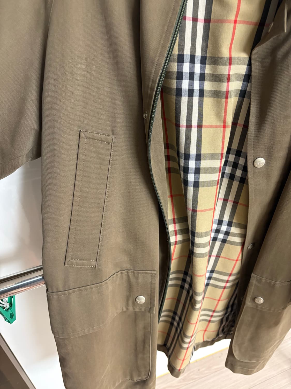 버버리 브라운 숏 트렌치 코트 상품이미지3