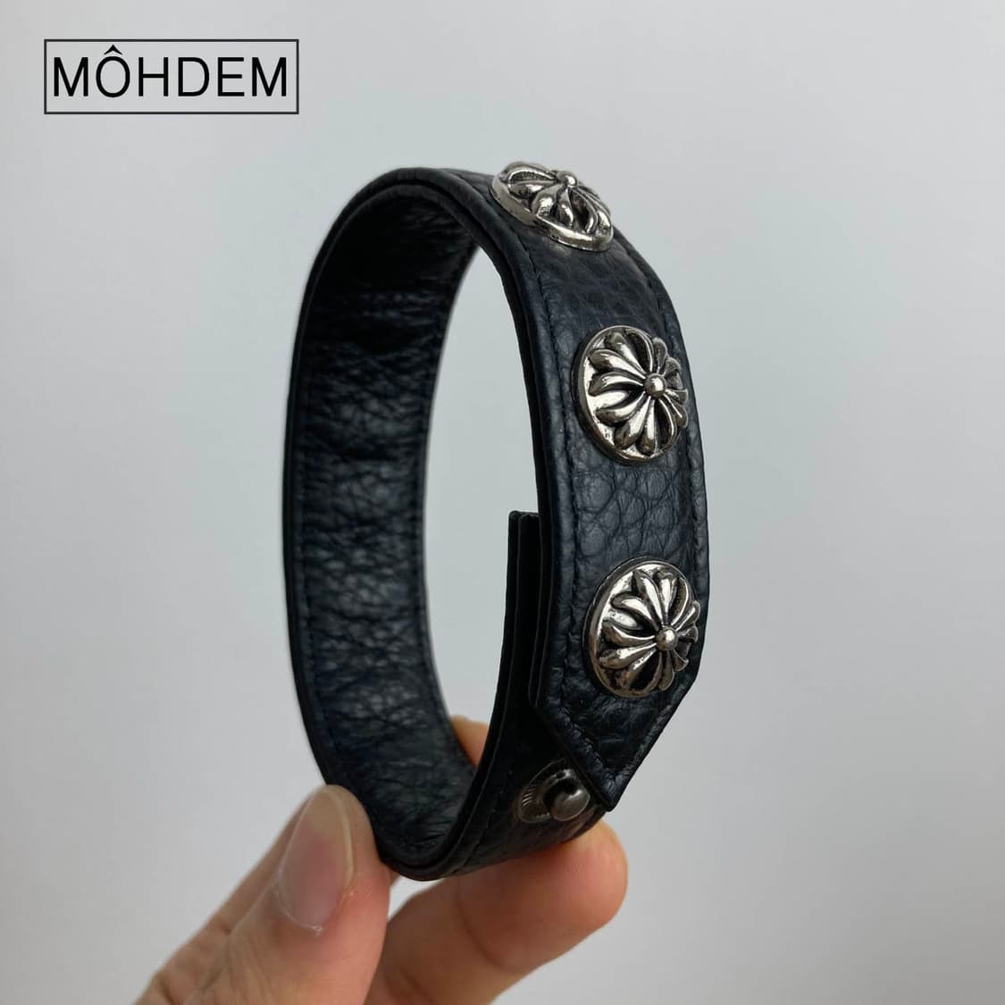 [Unisex] 스터드 가죽 크롬 팔찌 상품이미지5