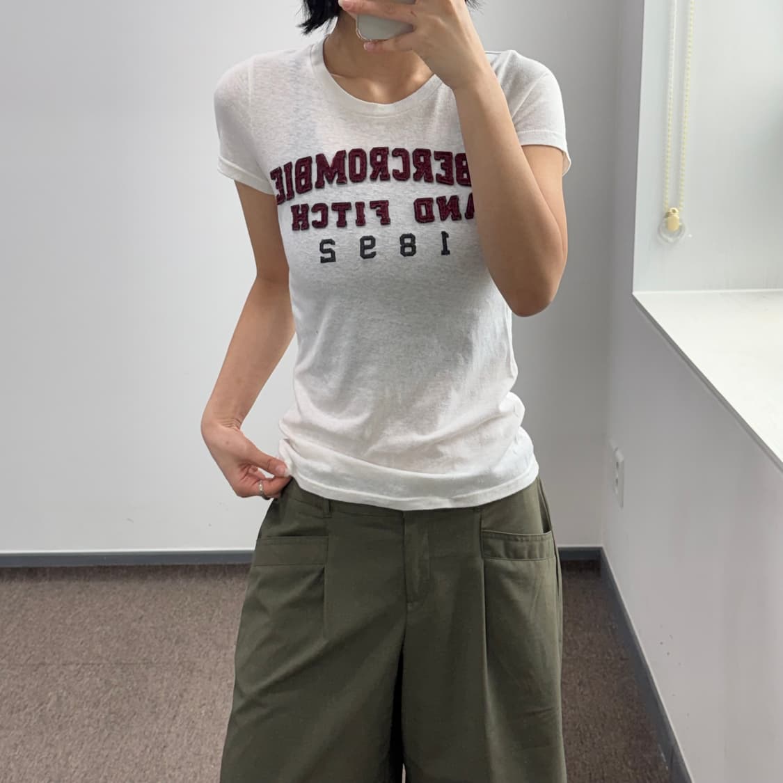Abercrombie 아베크롬비 스펠아웃로고 아이보리 반팔 상품이미지2