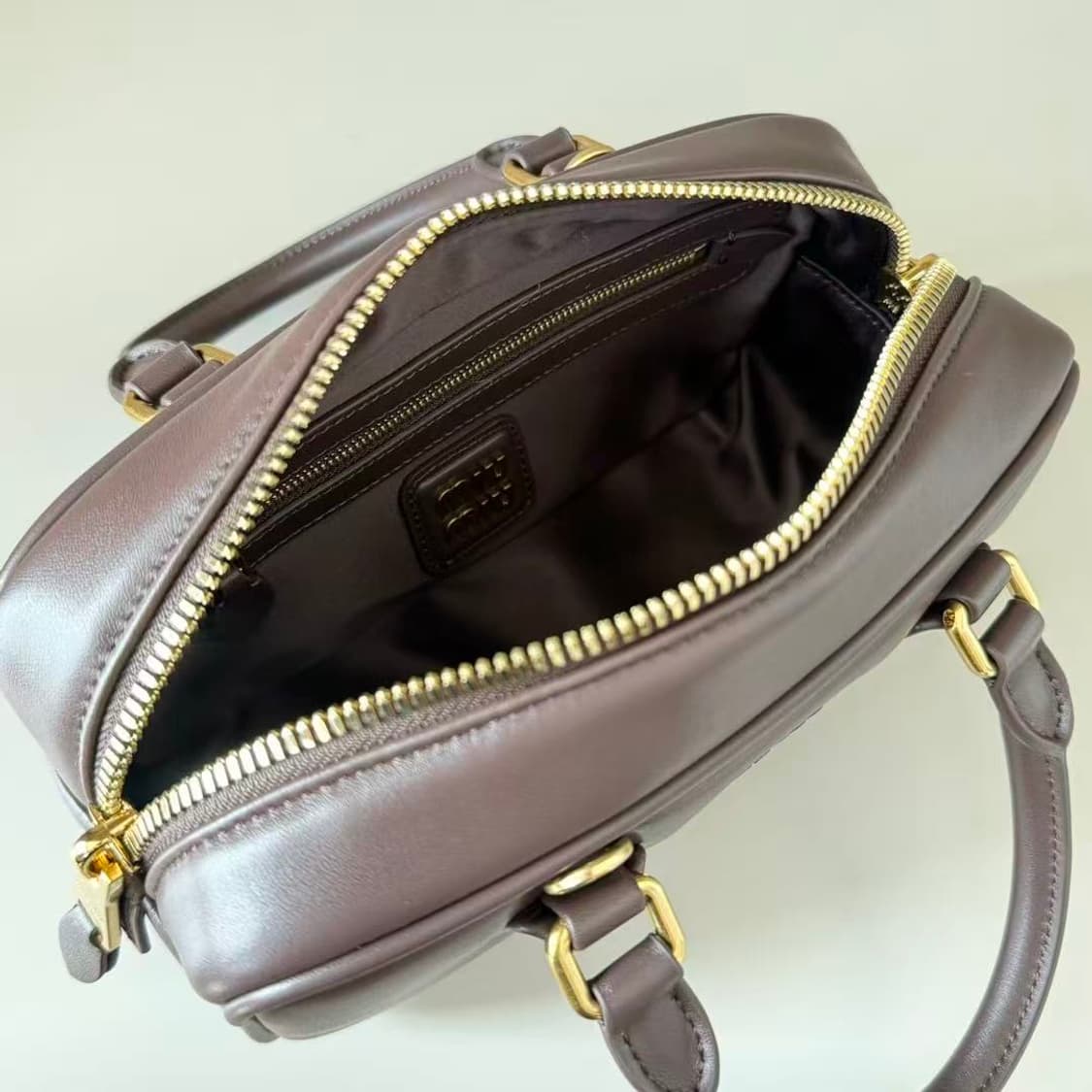 미우 미우 아르카디 레더 미니백 상품이미지5