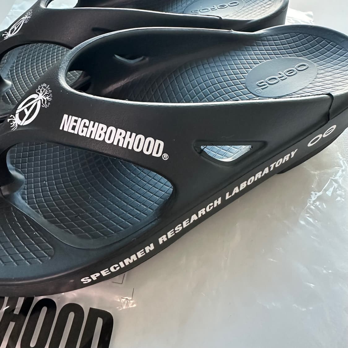 우포스 x 네이버후드 SRL . 오리지날 플립 플랍 블랙 상품이미지2