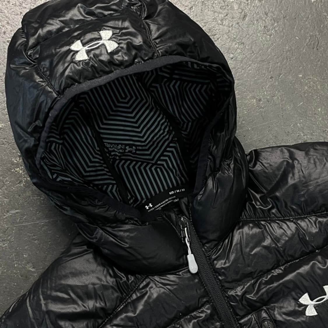 95 언더아머 유광 경량패딩  상품이미지3