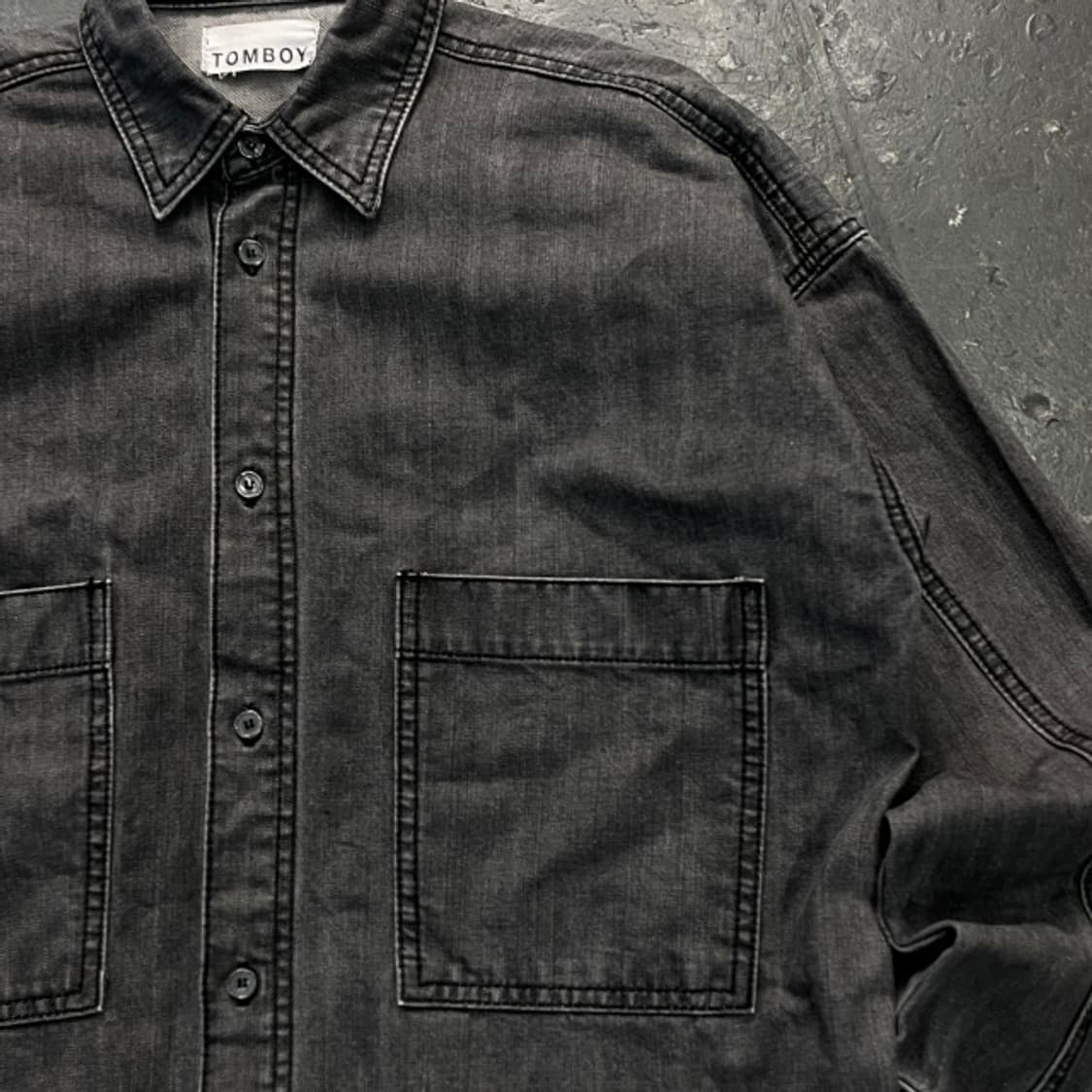 스튜디오 톰보이 흑청 데님 셔츠  상품이미지2
