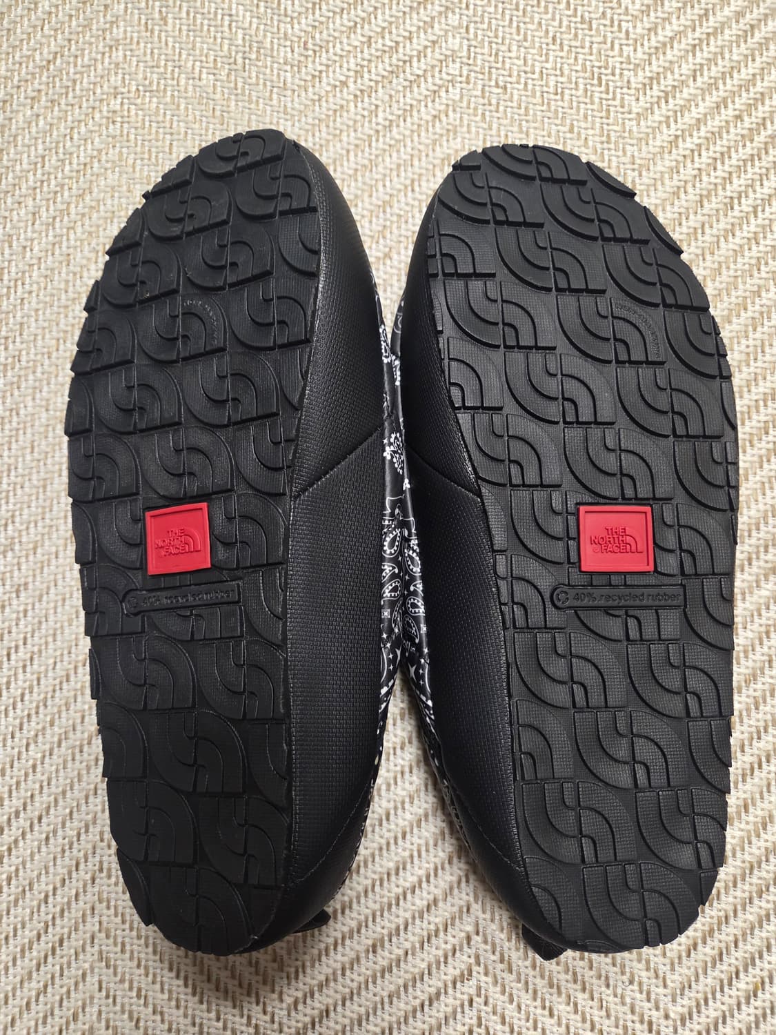 슈프림 X 노스페이스 뮬 상품이미지2