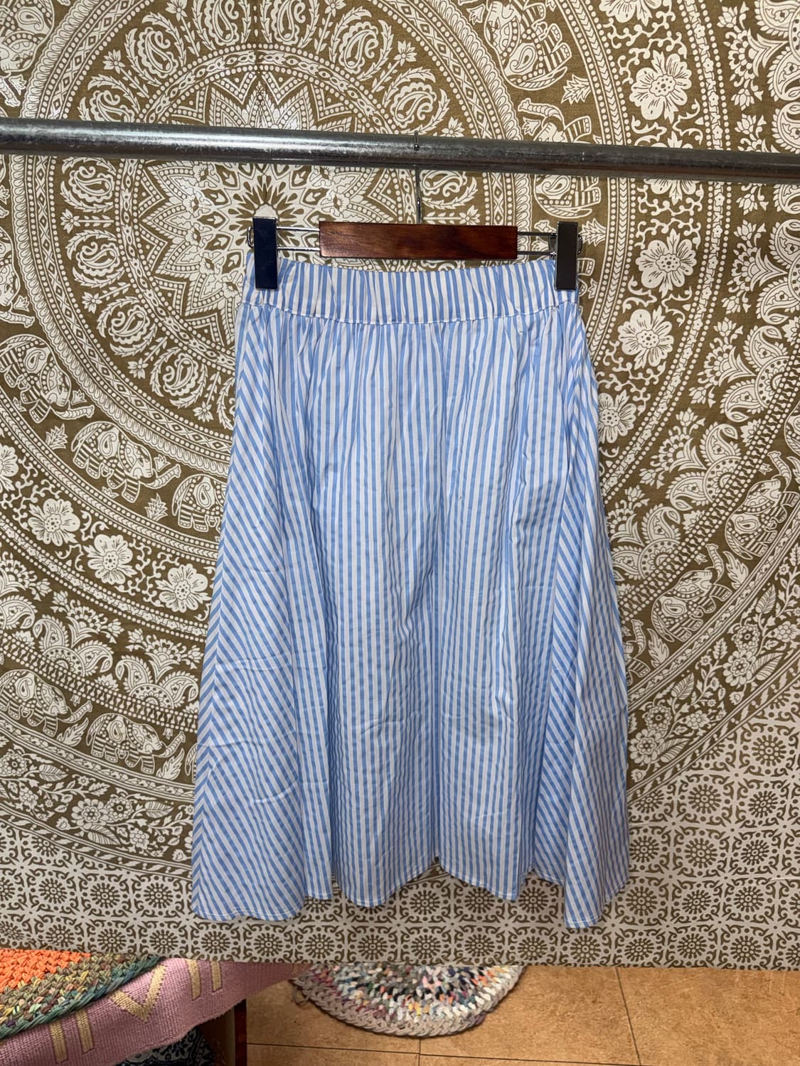 여성 밴딩 스트라이프 미디스커트  상품이미지5