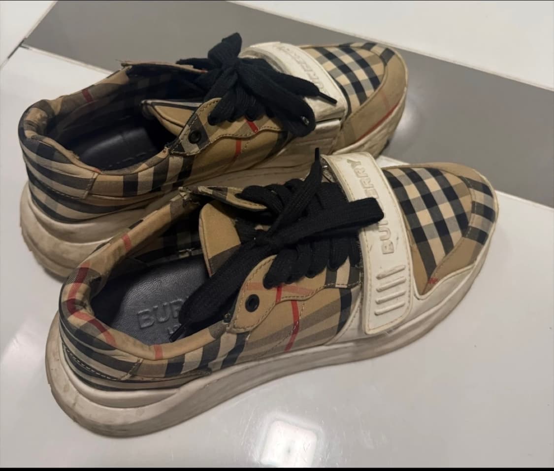 버버리 체크 스니커즈 상품이미지1