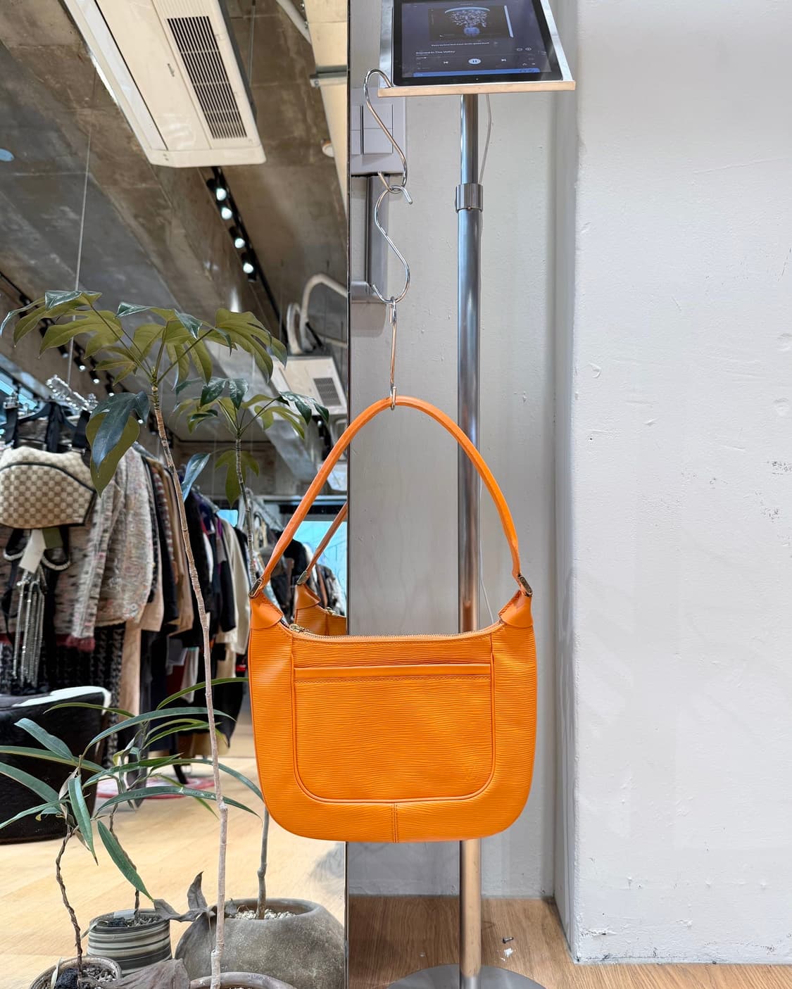 루이비통 오렌지 에삐 맛시 숄더백  상품이미지1