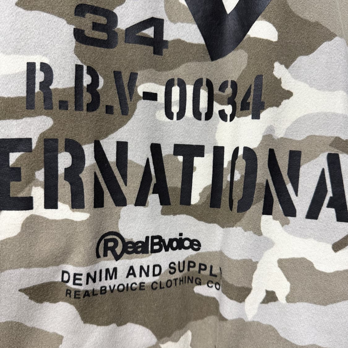 Real Bvoice 리얼 보이스 데저트 카모 하이넥 후드 바시티 자켓 상품이미지5