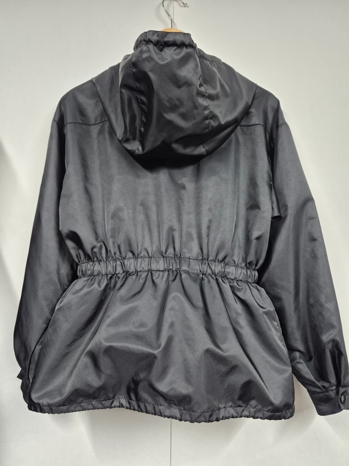 날씬77 까지 정품 프라다 나일론 방수 사파리 자켓 상품이미지2