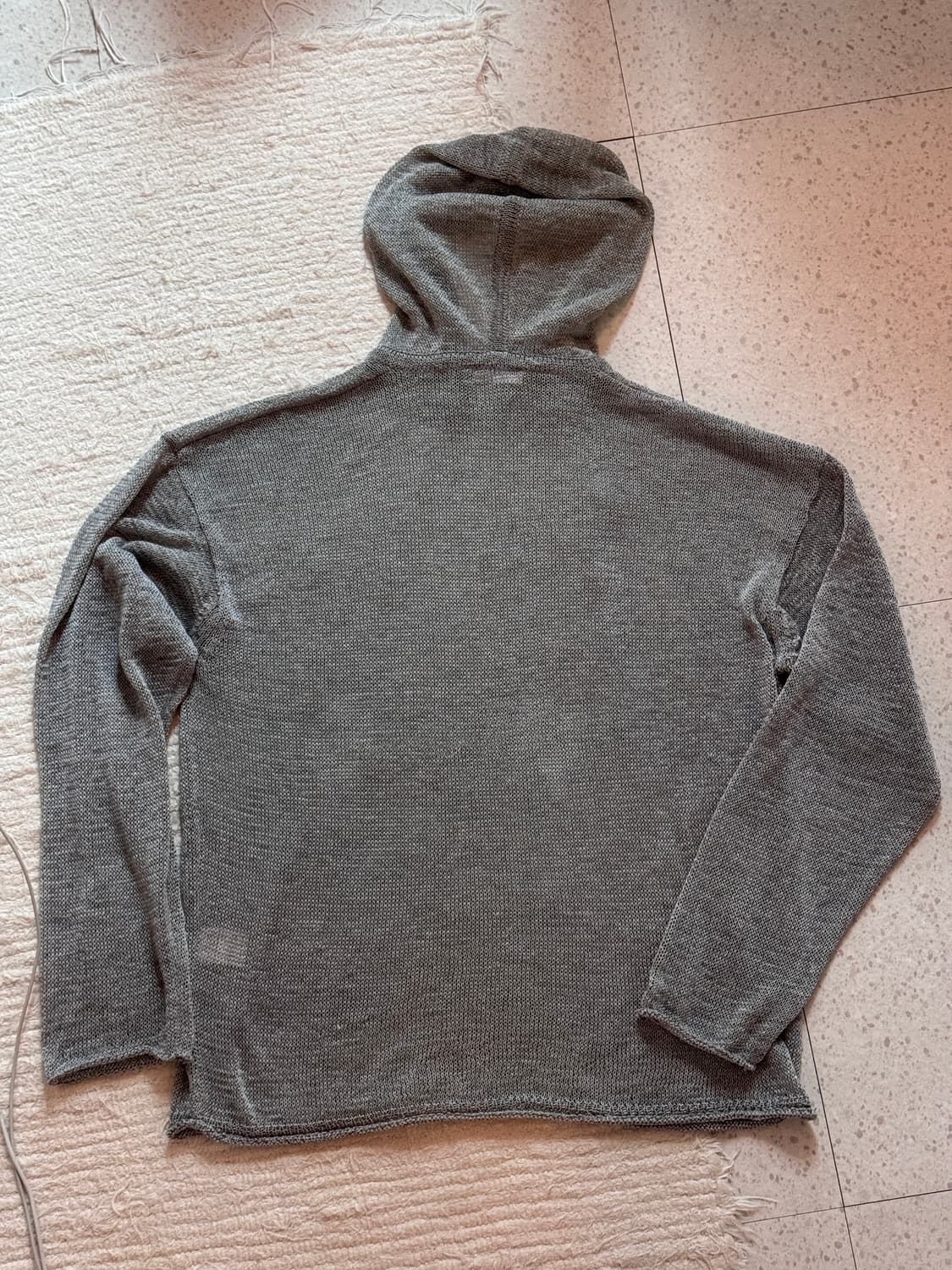 아모멘토 NETTED KNIT HOODIE GREY 상품이미지3