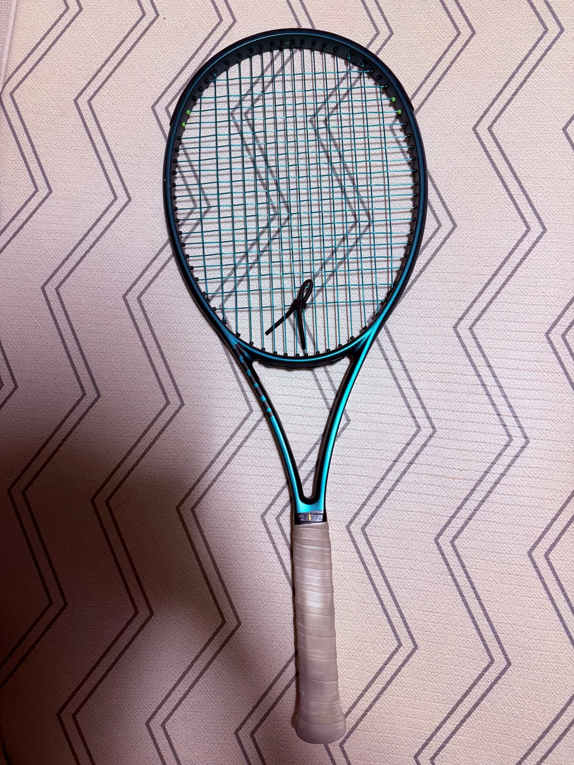 윌슨 블레이드 v9 테니스 라켓 상품이미지1