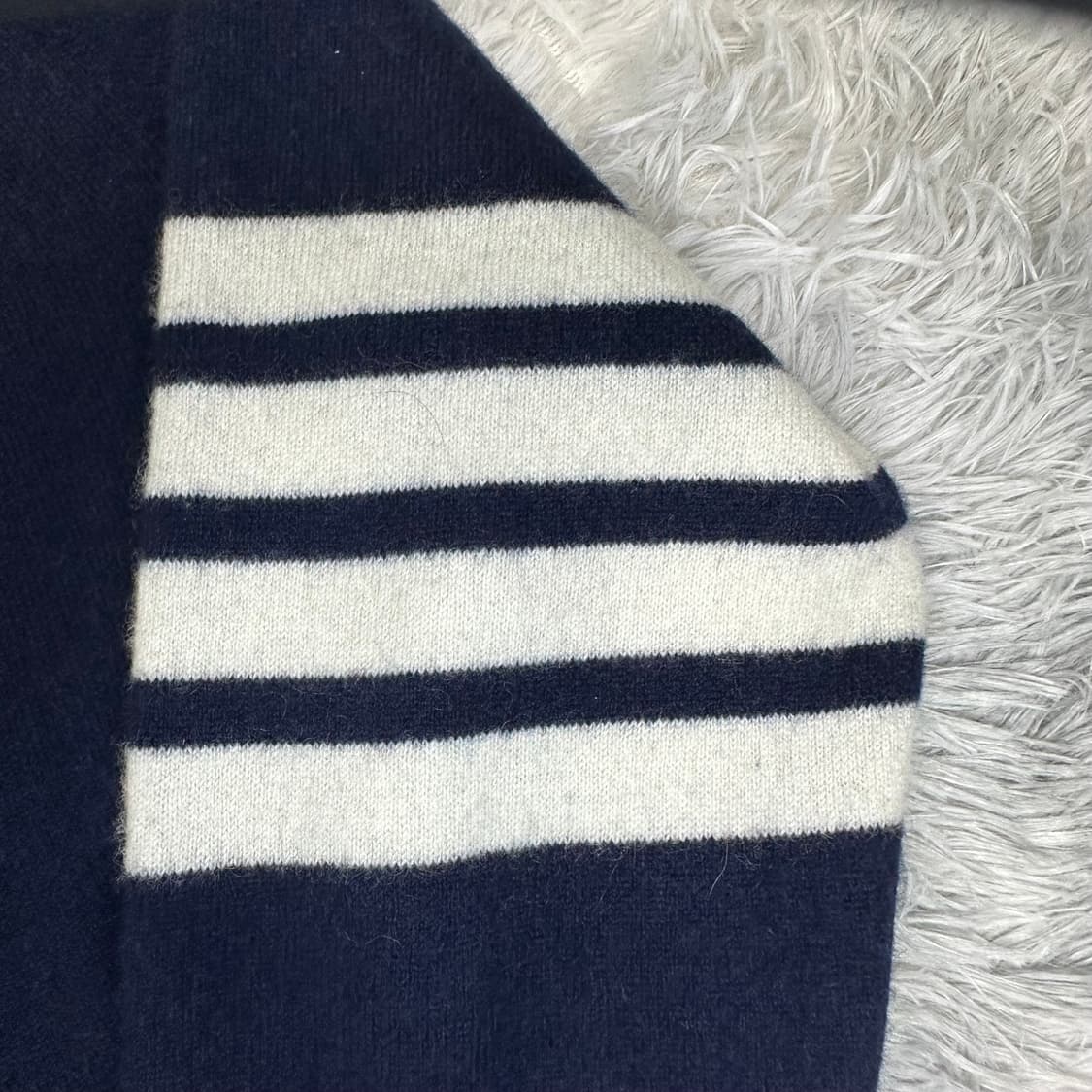 [A+/신형] 톰브라운 캐시미어 니트 상품이미지3