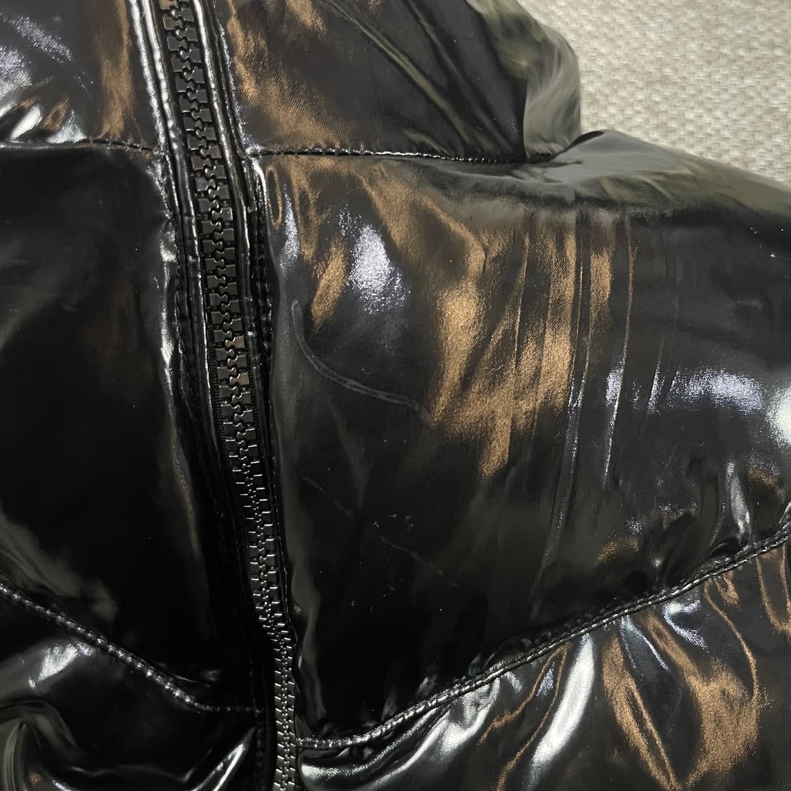 디젤 블랙 에나멜 숏 패딩 점퍼 상품이미지8