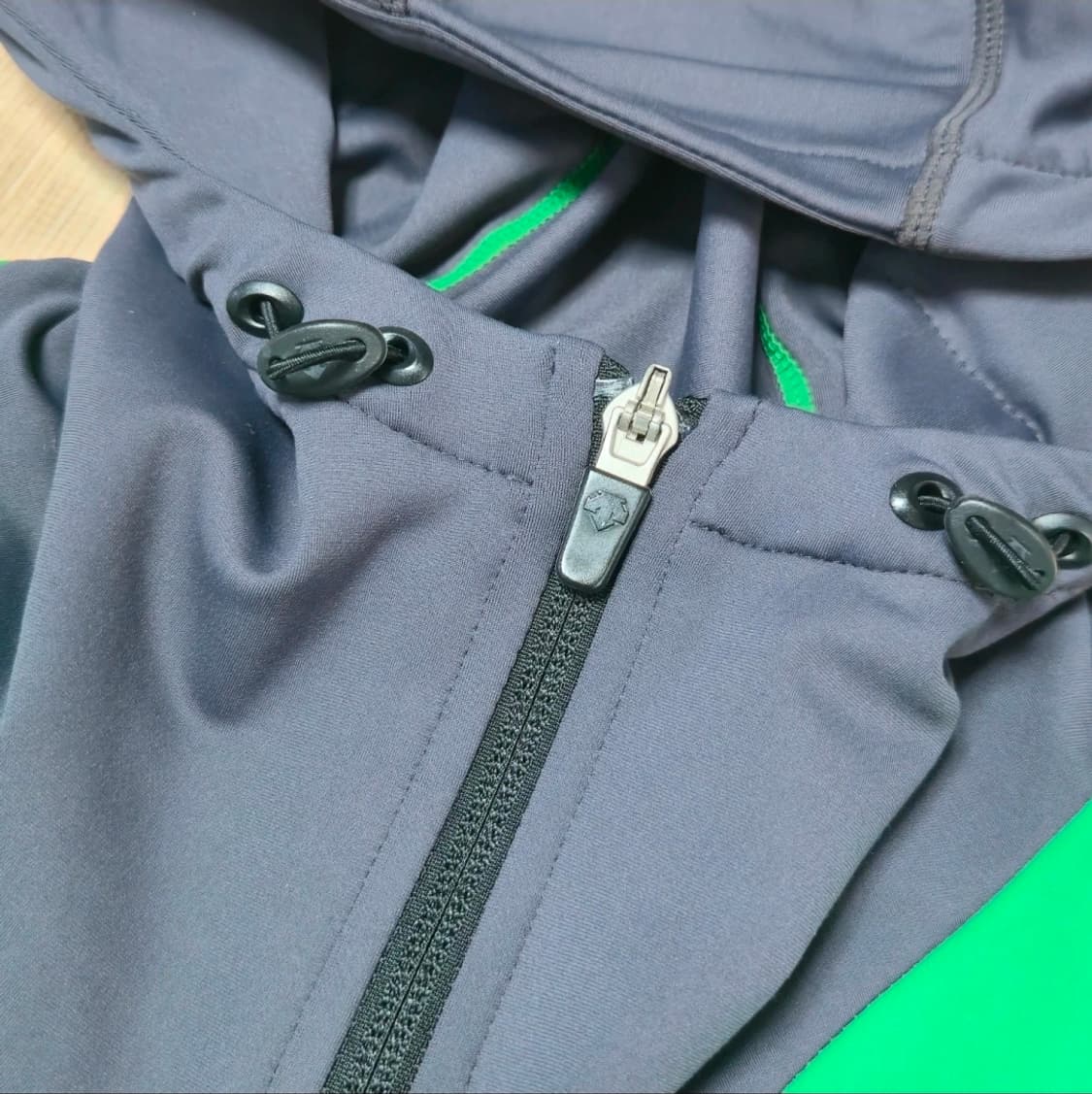 그린) 데상트 러닝 후드집업 져지 상품이미지3