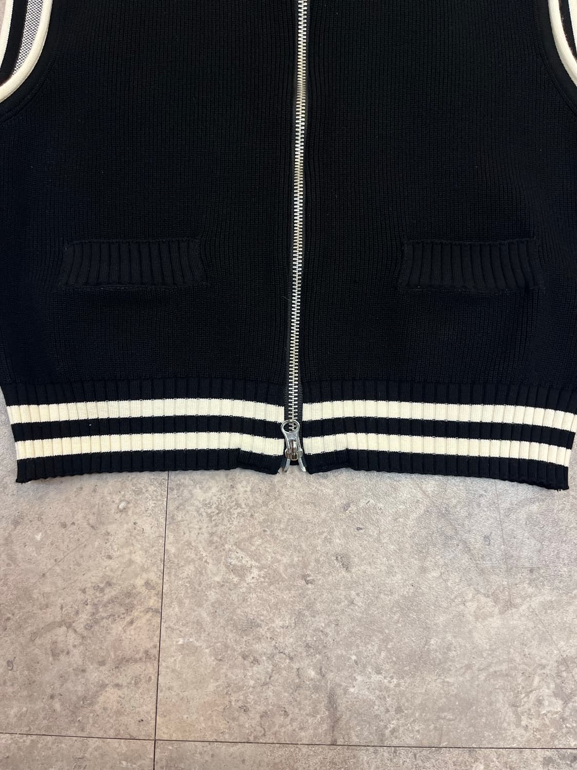 마뗑킴 스펠 포인트 스트라이프 니트 베스트 블랙 S #csz4029 상품이미지6