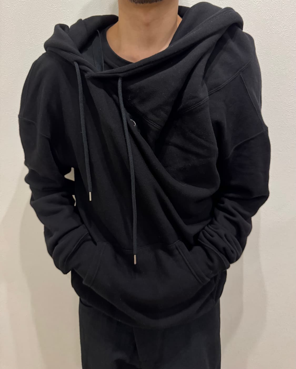 솔로이스트 23aw 드랍 숄더 후드 상품이미지1