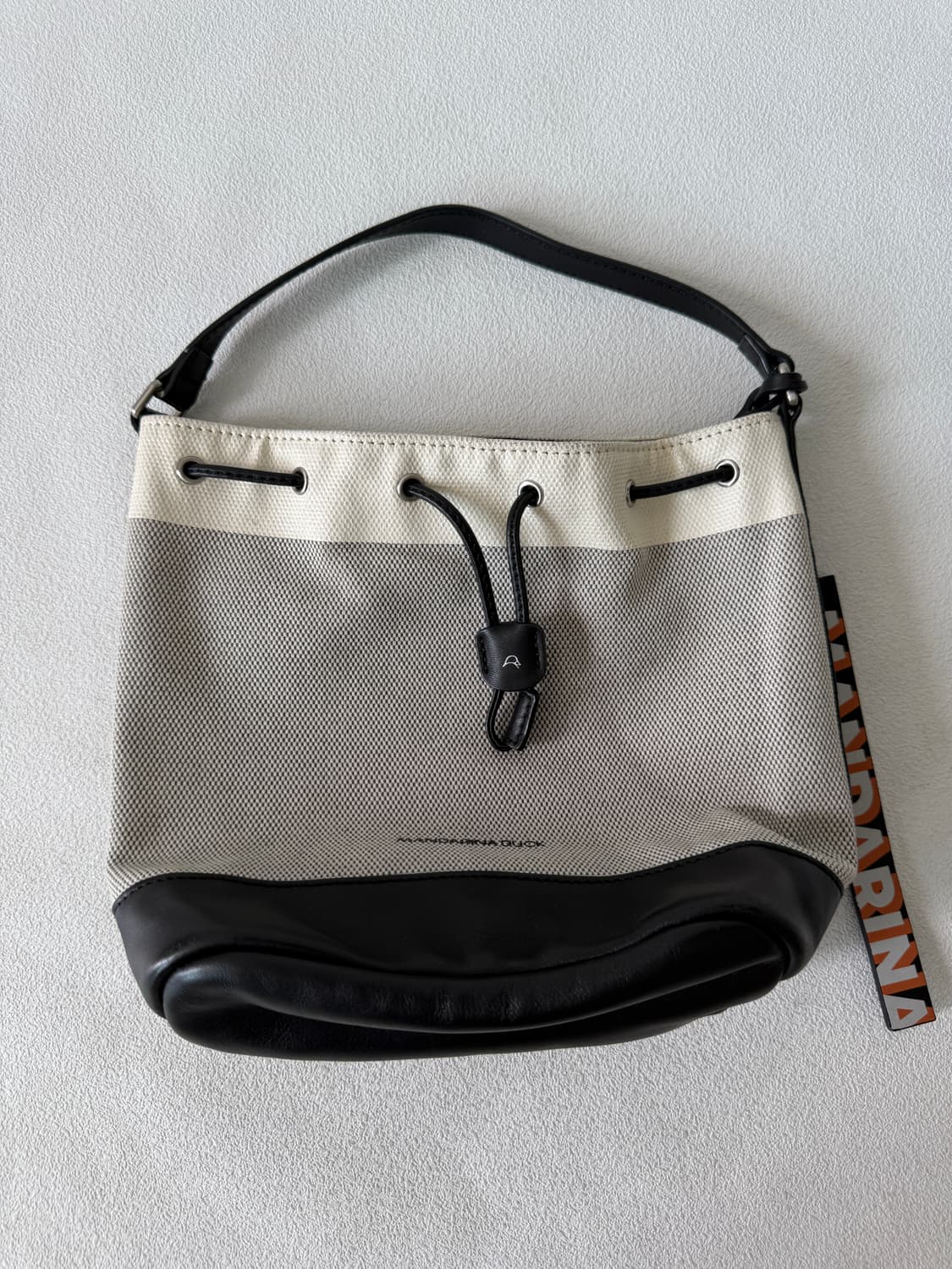 만다리나덕(Mandarina duck) 버킷백(크로스 스트랩 포함) 상품이미지3
