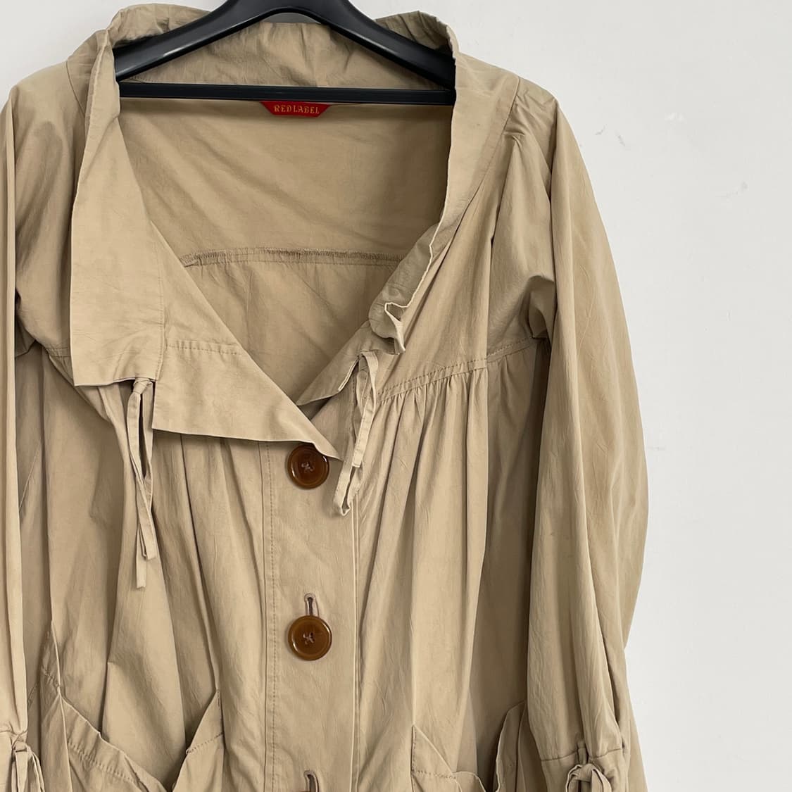 비비안웨스트우드 비대칭 베이지 면 코트 상품이미지3