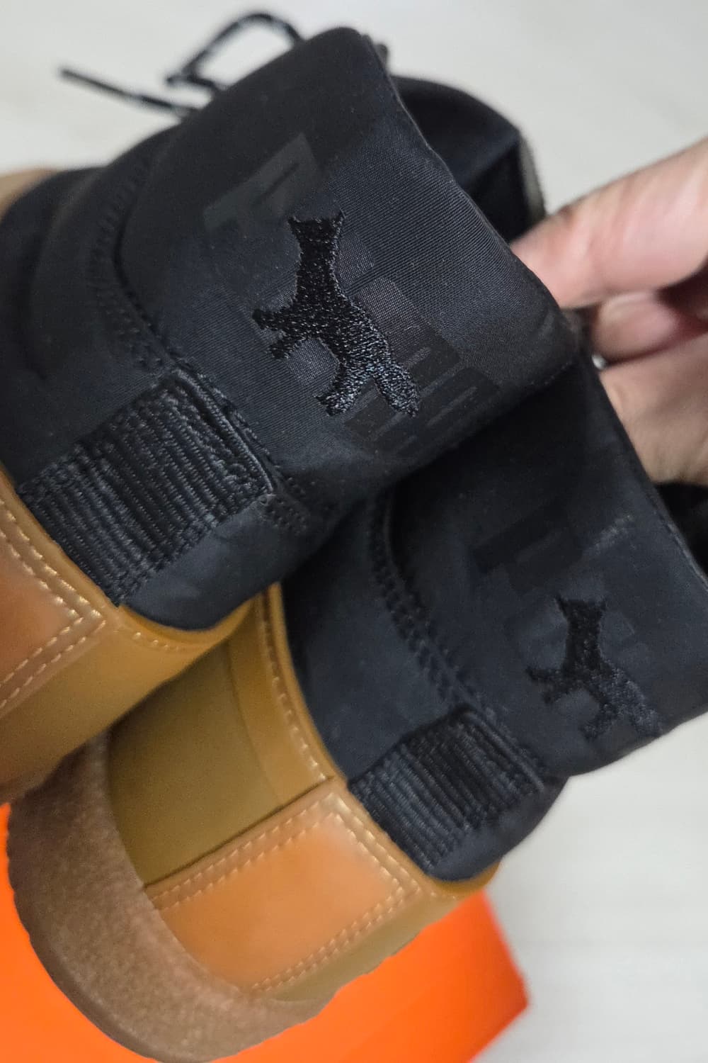 푸마 x 메종키츠네 랄프 샘슨 러버 블랙 상품이미지10