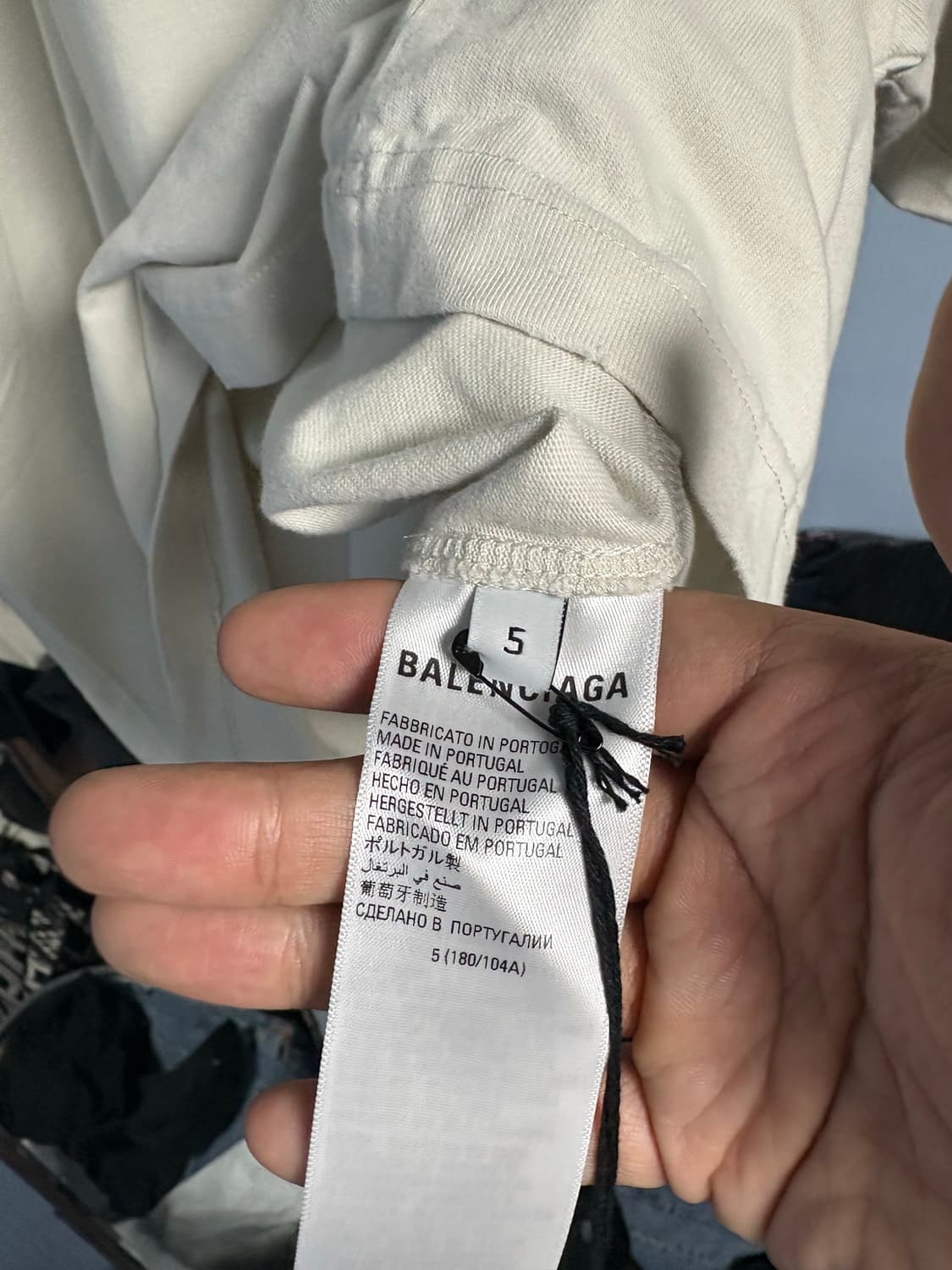 발렌시아가 애플 티셔츠 화이트 5사이즈 새상품 BE DIFFERENT 상품이미지3