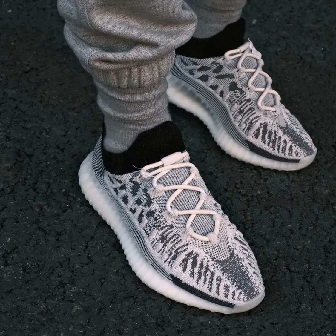 아디다스 / 이지 350 V2 컴팩트 슬레이트 화이트 / 270 상품이미지1