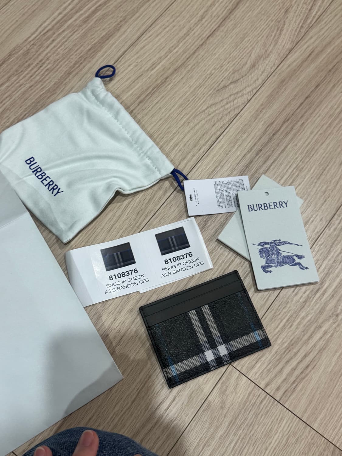 새상품 버버리 체크 카드지갑 상품이미지5
