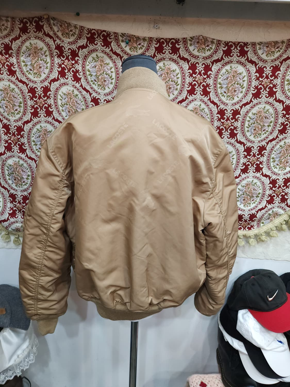 라코스테 리버시블 ma1 항공점버 모노그램패턴

 상품이미지5