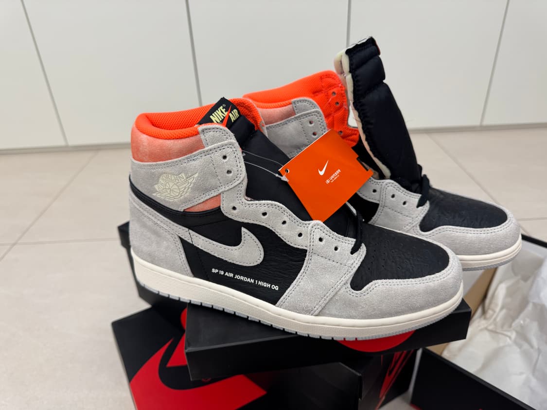 나이키 조던 1 레트로 하이 뉴트럴 그레이 하이퍼 크림 285 상품이미지1