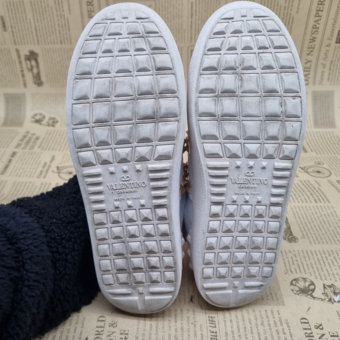 정품 발렌티노 락스터드언타이틀 운동화 250 상품이미지3