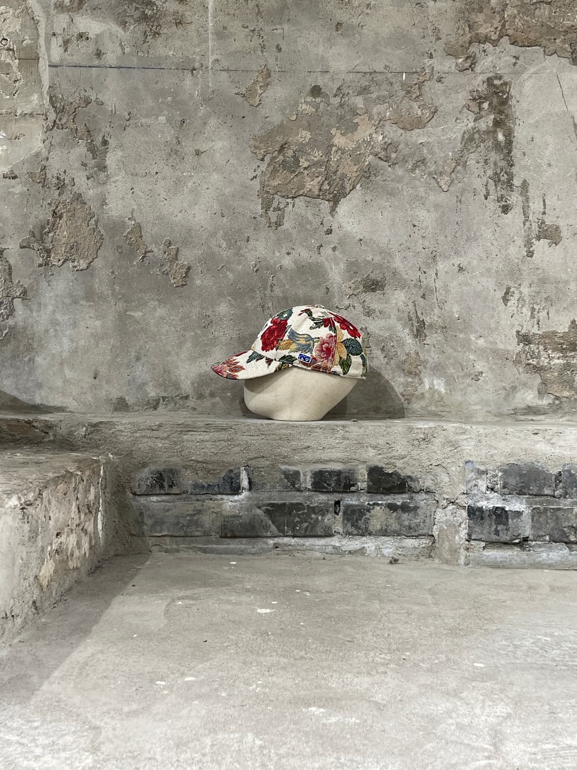 아더에러 23S/S 아이보리 커시브 trs 플로럴 볼캡 상품이미지6